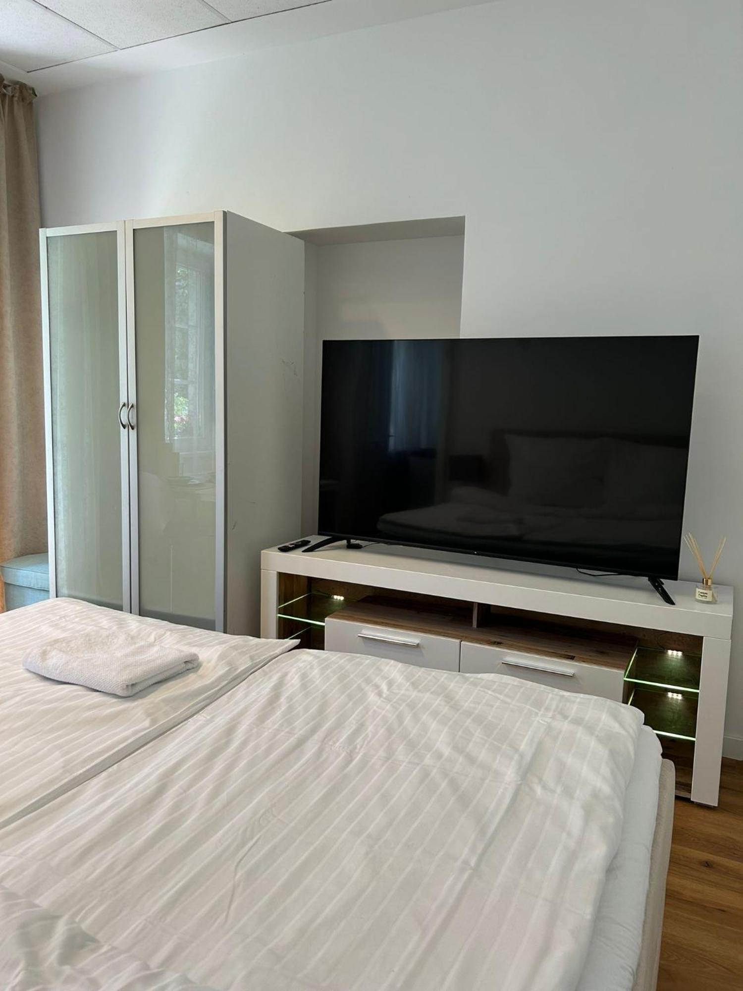 Apartment Mit Gartenblick Und Terrasse Baden Ngoại thất bức ảnh