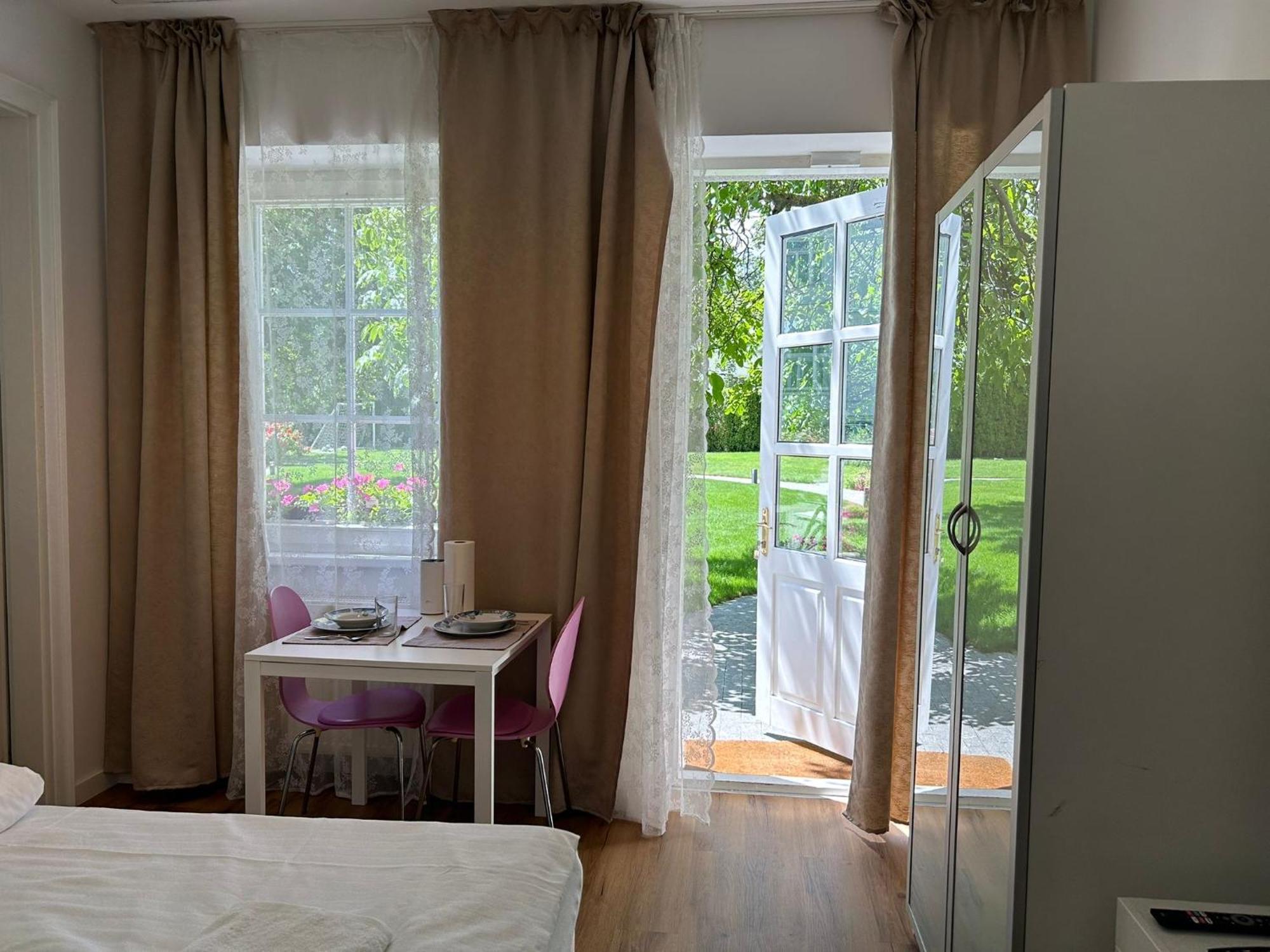 Apartment Mit Gartenblick Und Terrasse Baden Ngoại thất bức ảnh